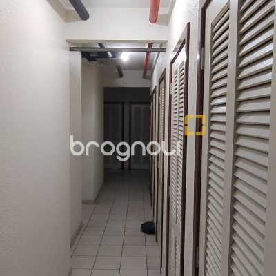 Apartamento com 81m², 3 quartos (sendo 1 suíte), 1 garagem, no bairro Barreiros em São José