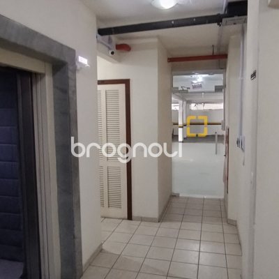 Apartamento com 81m², 3 quartos (sendo 1 suíte), 1 garagem, no bairro Barreiros em São José
