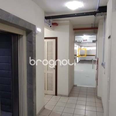 Apartamento com 81m², 3 quartos (sendo 1 suíte), 1 garagem, no bairro Barreiros em São José