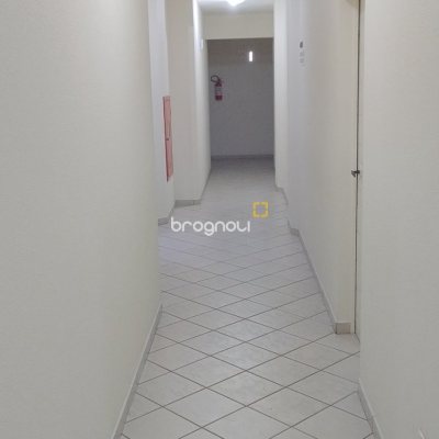 Apartamento com 81m², 3 quartos (sendo 1 suíte), 1 garagem, no bairro Barreiros em São José