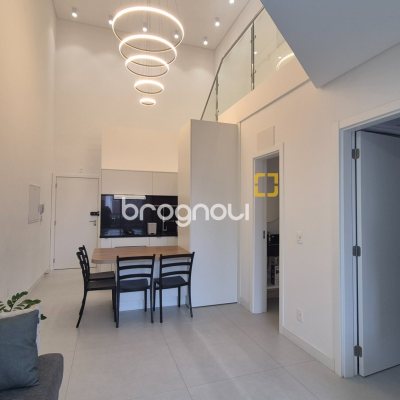 Apartamento com 74m², 2 quartos (sendo 2 suítes), 2 garagens, no bairro Jurerê em Florianópolis