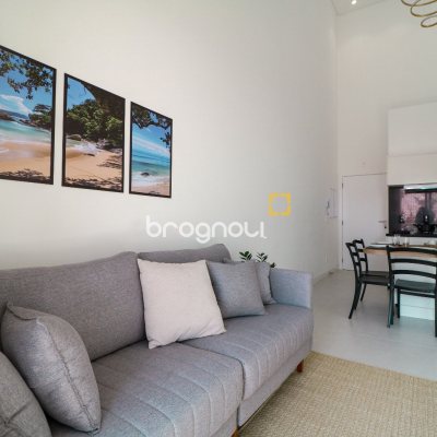 Apartamento com 74m², 2 quartos (sendo 2 suítes), 2 garagens, no bairro Jurerê em Florianópolis