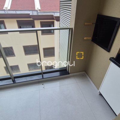 Apartamento com 74m², 2 quartos (sendo 2 suítes), 2 garagens, no bairro Jurerê em Florianópolis