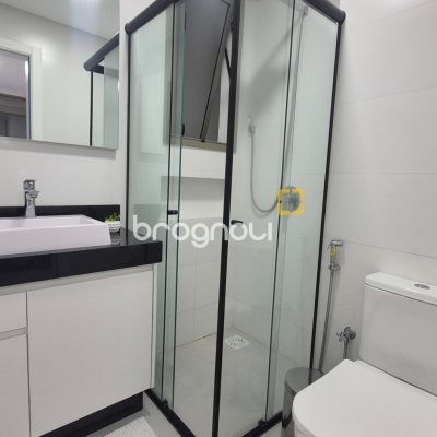 Apartamento com 74m², 2 quartos (sendo 2 suítes), 2 garagens, no bairro Jurerê em Florianópolis