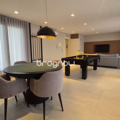 Apartamento com 74m², 2 quartos (sendo 2 suítes), 2 garagens, no bairro Jurerê em Florianópolis