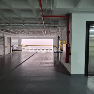 Apartamento com 74m², 2 quartos (sendo 2 suítes), 2 garagens, no bairro Jurerê em Florianópolis