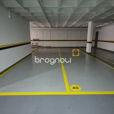 Apartamento com 74m², 2 quartos (sendo 2 suítes), 2 garagens, no bairro Jurerê em Florianópolis