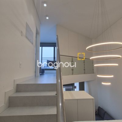 Apartamento com 74m², 2 quartos (sendo 2 suítes), 2 garagens, no bairro Jurerê em Florianópolis