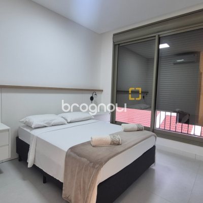 Apartamento com 74m², 2 quartos (sendo 2 suítes), 2 garagens, no bairro Jurerê em Florianópolis