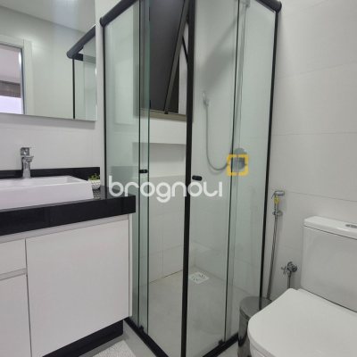 Apartamento com 74m², 2 quartos (sendo 2 suítes), 2 garagens, no bairro Jurerê em Florianópolis