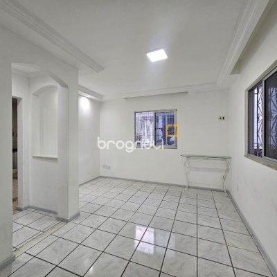 Casa com 400m², 4 quartos (sendo 2 suítes), 3 garagens, no bairro Jardim Janaína em Biguaçu