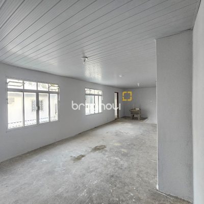 Casa com 400m², 4 quartos (sendo 2 suítes), 3 garagens, no bairro Jardim Janaína em Biguaçu