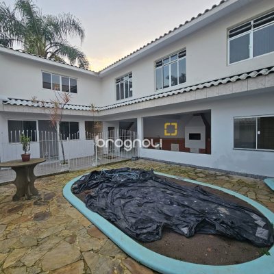 Casa com 400m², 4 quartos (sendo 2 suítes), 3 garagens, no bairro Jardim Janaína em Biguaçu
