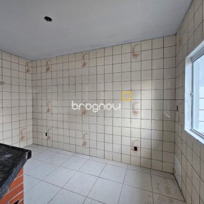 Casa com 400m², 4 quartos (sendo 2 suítes), 3 garagens, no bairro Jardim Janaína em Biguaçu