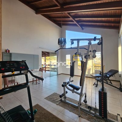 Casa com 400m², 4 quartos (sendo 2 suítes), 3 garagens, no bairro Jardim Janaína em Biguaçu