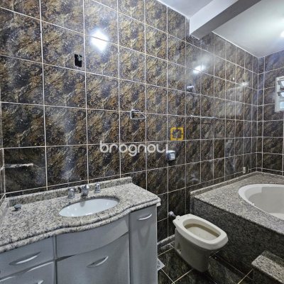 Casa com 400m², 4 quartos (sendo 2 suítes), 3 garagens, no bairro Jardim Janaína em Biguaçu