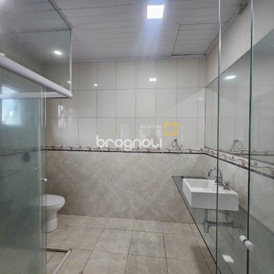 Casa com 400m², 4 quartos (sendo 2 suítes), 3 garagens, no bairro Jardim Janaína em Biguaçu