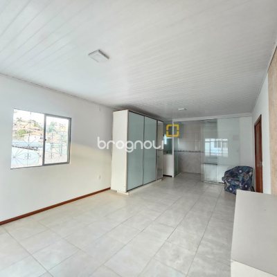 Casa com 400m², 4 quartos (sendo 2 suítes), 3 garagens, no bairro Jardim Janaína em Biguaçu