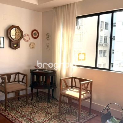 Apartamento com 170m², 3 quartos (sendo 1 suíte), 2 garagens, no bairro Centro em Florianópolis