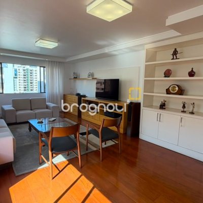 Apartamento com 170m², 3 quartos (sendo 1 suíte), 2 garagens, no bairro Centro em Florianópolis