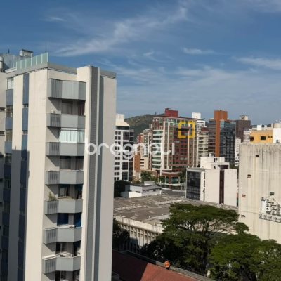 Apartamento com 170m², 3 quartos (sendo 1 suíte), 2 garagens, no bairro Centro em Florianópolis