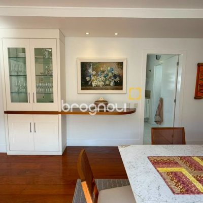 Apartamento com 170m², 3 quartos (sendo 1 suíte), 2 garagens, no bairro Centro em Florianópolis