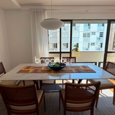 Apartamento com 170m², 3 quartos (sendo 1 suíte), 2 garagens, no bairro Centro em Florianópolis