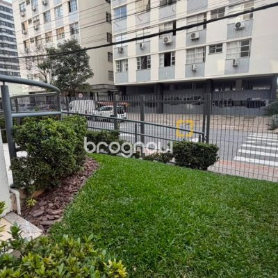 Apartamento com 170m², 3 quartos (sendo 1 suíte), 2 garagens, no bairro Centro em Florianópolis