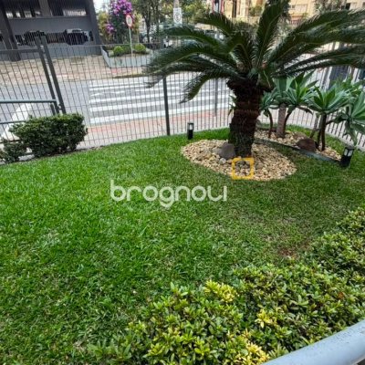Apartamento com 170m², 3 quartos (sendo 1 suíte), 2 garagens, no bairro Centro em Florianópolis