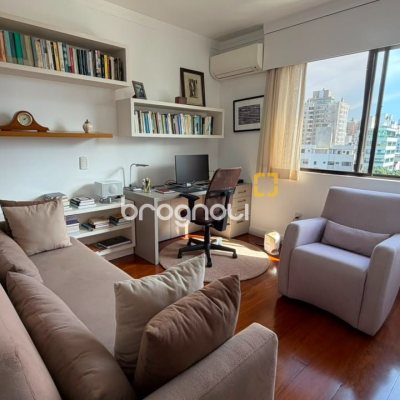 Apartamento com 170m², 3 quartos (sendo 1 suíte), 2 garagens, no bairro Centro em Florianópolis
