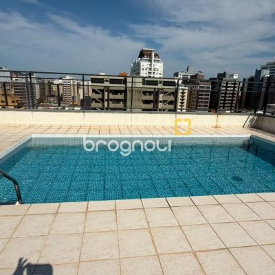 Apartamento com 170m², 3 quartos (sendo 1 suíte), 2 garagens, no bairro Centro em Florianópolis