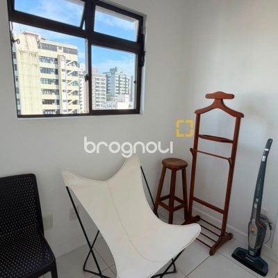 Apartamento com 170m², 3 quartos (sendo 1 suíte), 2 garagens, no bairro Centro em Florianópolis