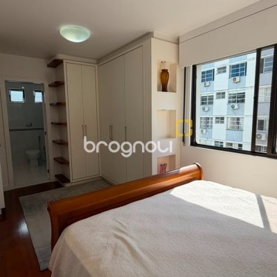 Apartamento com 170m², 3 quartos (sendo 1 suíte), 2 garagens, no bairro Centro em Florianópolis