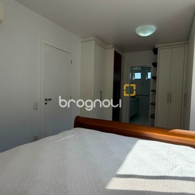Apartamento com 170m², 3 quartos (sendo 1 suíte), 2 garagens, no bairro Centro em Florianópolis