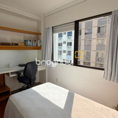Apartamento com 170m², 3 quartos (sendo 1 suíte), 2 garagens, no bairro Centro em Florianópolis