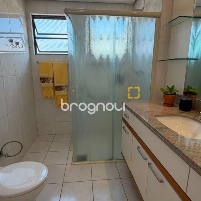 Apartamento com 170m², 3 quartos (sendo 1 suíte), 2 garagens, no bairro Centro em Florianópolis