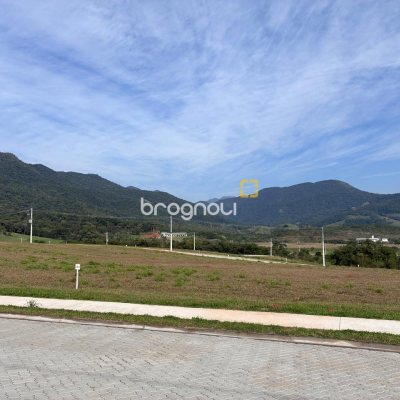 Terreno com 849m², no bairro Vila Santana em Santo Amaro da Imperatriz