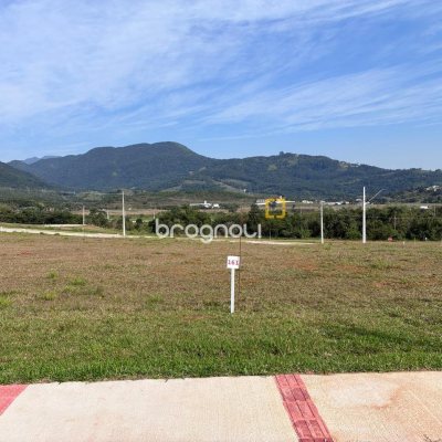 Terreno com 849m², no bairro Vila Santana em Santo Amaro da Imperatriz