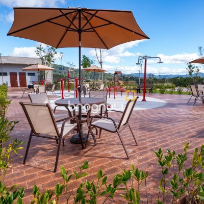 Terreno com 849m², no bairro Vila Santana em Santo Amaro da Imperatriz