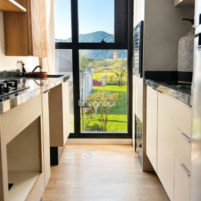 Apartamento com 51m², 2 quartos, 1 garagem, no bairro Ingleses em Florianópolis