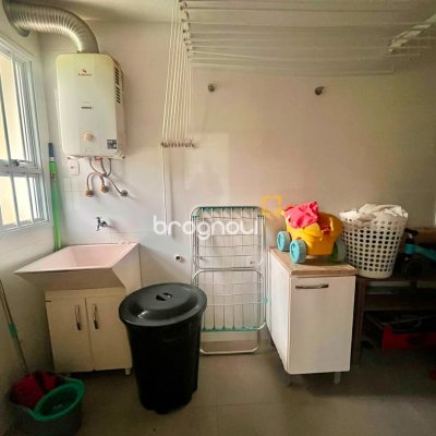 Casa com 155m², 3 quartos (sendo 1 suíte), 2 garagens, no bairro Rio Tavares em Florianópolis