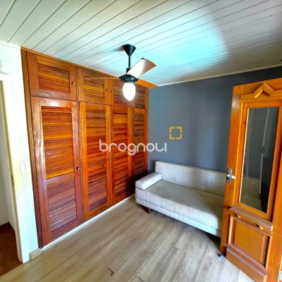 Casa com 170m², 3 quartos (sendo 2 suítes), 3 garagens, no bairro Rio Tavares em Florianópolis