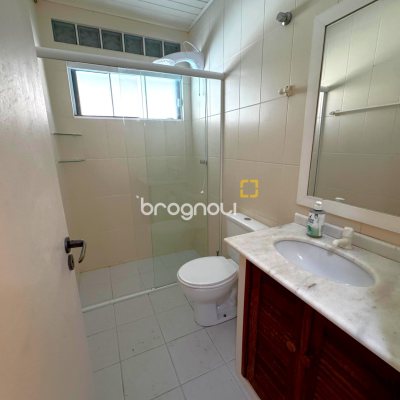 Casa com 170m², 3 quartos (sendo 2 suítes), 3 garagens, no bairro Rio Tavares em Florianópolis