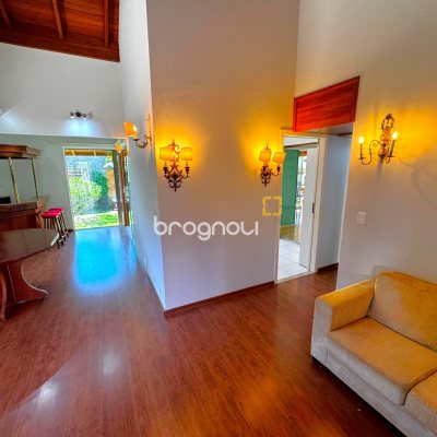 Casa com 170m², 3 quartos (sendo 2 suítes), 3 garagens, no bairro Rio Tavares em Florianópolis