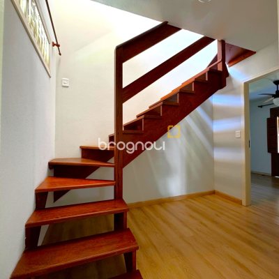 Casa com 170m², 3 quartos (sendo 2 suítes), 3 garagens, no bairro Rio Tavares em Florianópolis