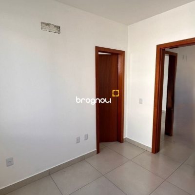 Casa com 70m², 2 quartos (sendo 2 suítes), 2 garagens, no bairro Serraria em São José