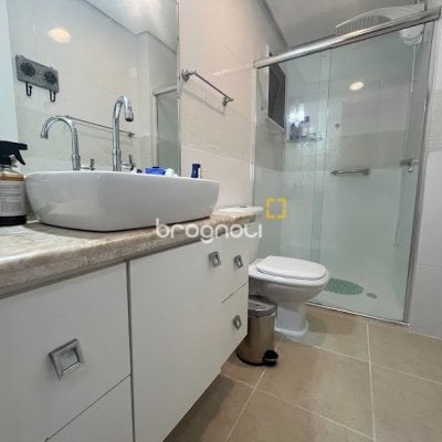 Apartamento com 79m², 2 quartos (sendo 1 suíte), 1 garagem, no bairro Palmas em Governador Celso Ramos