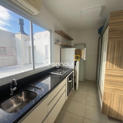 Apartamento com 79m², 2 quartos (sendo 1 suíte), 1 garagem, no bairro Palmas em Governador Celso Ramos