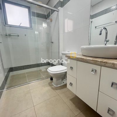 Apartamento com 79m², 2 quartos (sendo 1 suíte), 1 garagem, no bairro Palmas em Governador Celso Ramos