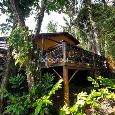 Casa com 260m², 4 quartos (sendo 3 suítes), 2 garagens, no bairro Lagoa da Conceição em Florianópolis